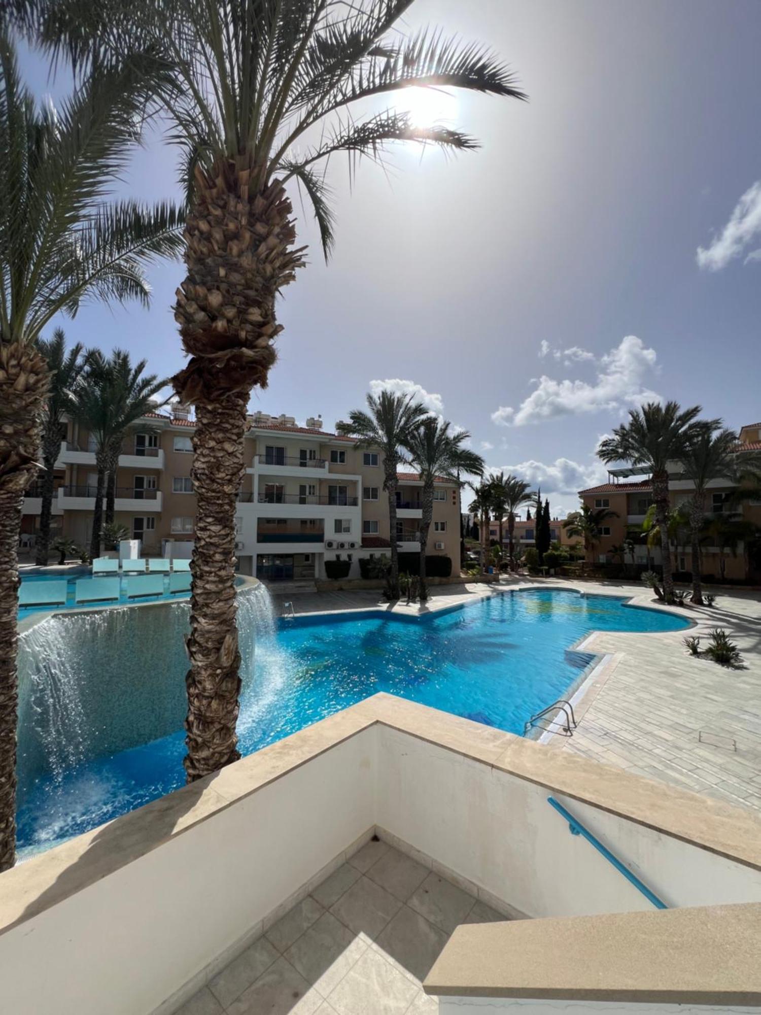 Iris Village Grand Apartment Paphos ภายนอก รูปภาพ