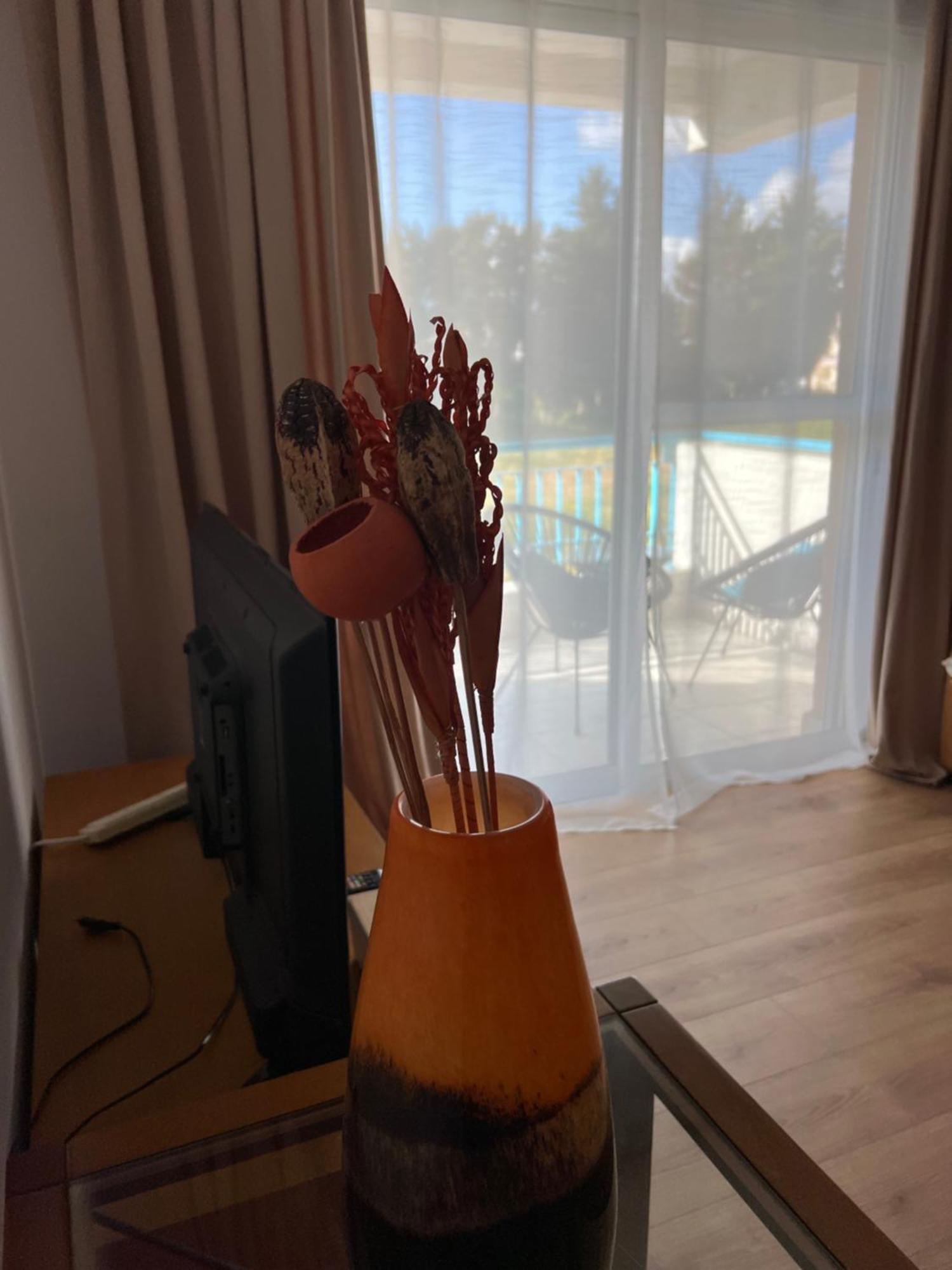 Iris Village Grand Apartment Paphos ภายนอก รูปภาพ