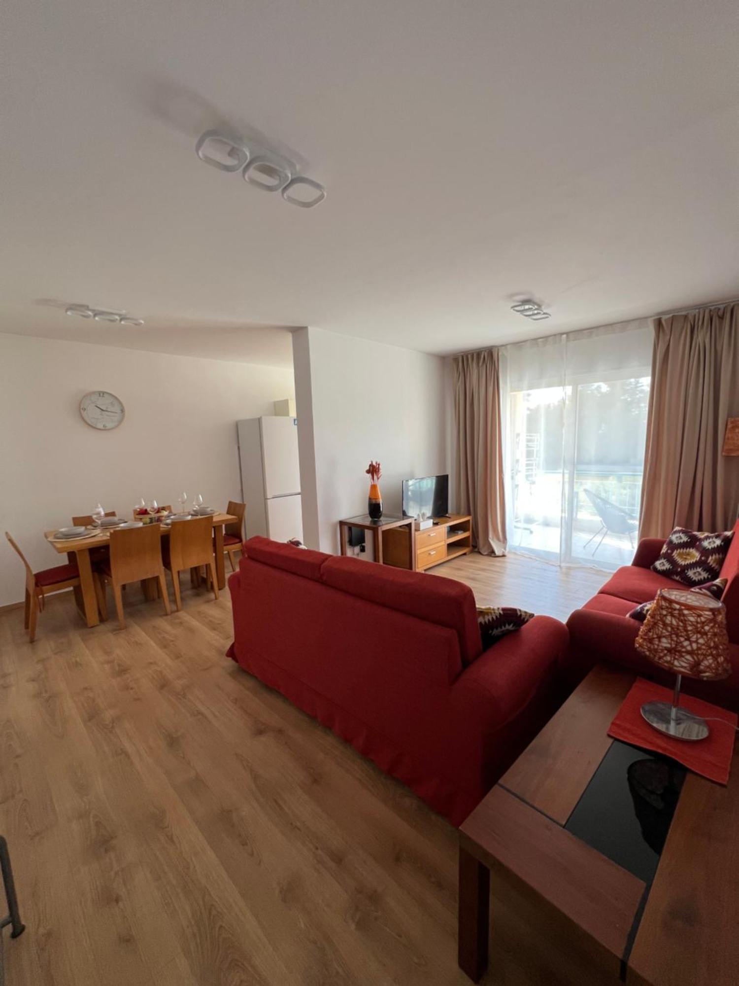 Iris Village Grand Apartment Paphos ภายนอก รูปภาพ